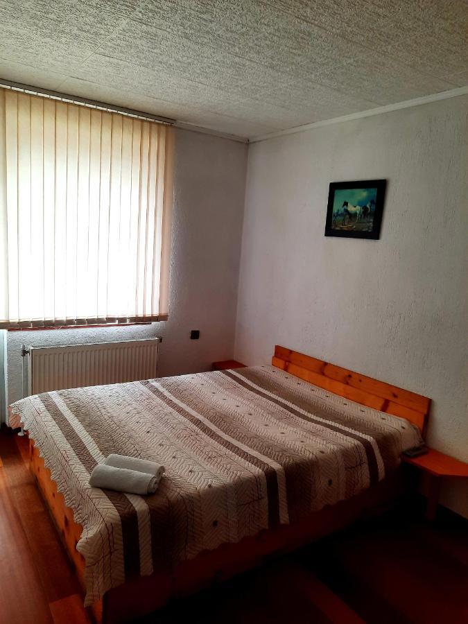 Guesthouse Classic Dospat Eksteriør billede