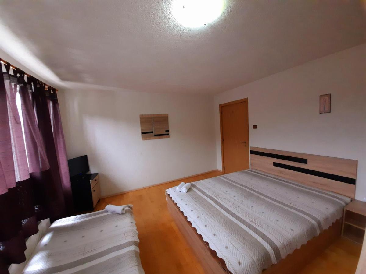 Guesthouse Classic Dospat Eksteriør billede