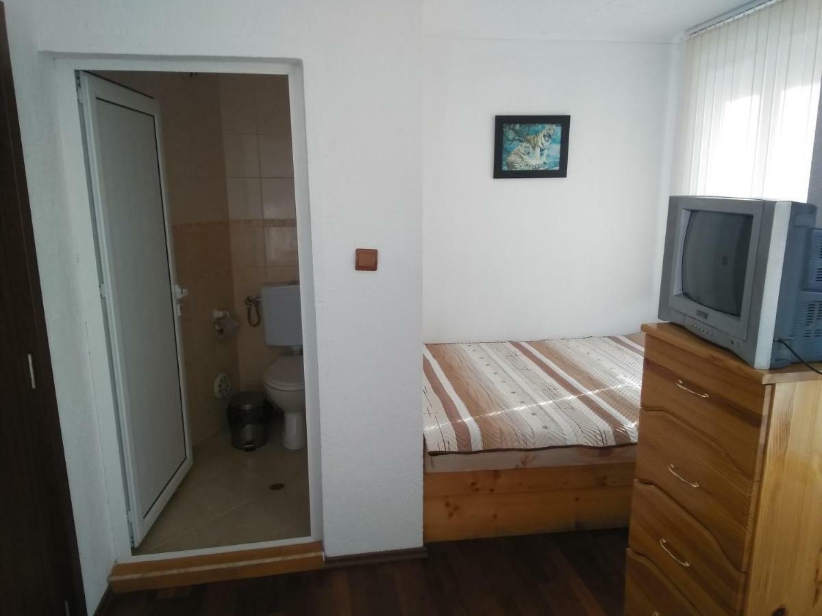 Guesthouse Classic Dospat Eksteriør billede